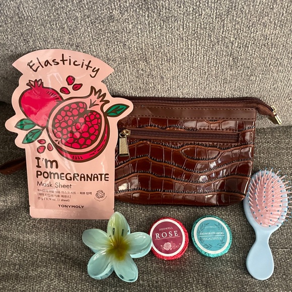 Handbags - Brown Crocodile Pattern Clutch with Skincare Set